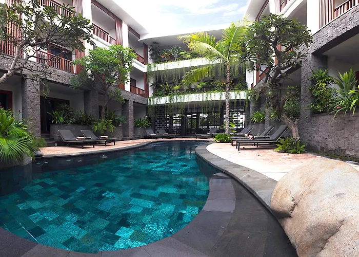 Akana Boutique