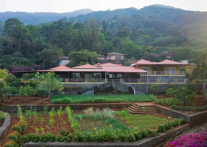 Ekam Lake House: Mountain Views & Wellness Retreat