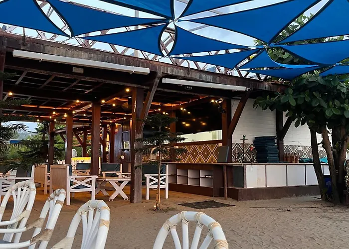 Boutique hotel only: Sandbanks Beach Villas, Morjim