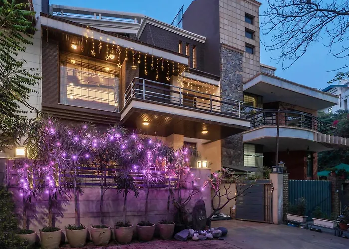 Aravali Woods 4 Bhk With Mini Movie Theatre In Gurgaon