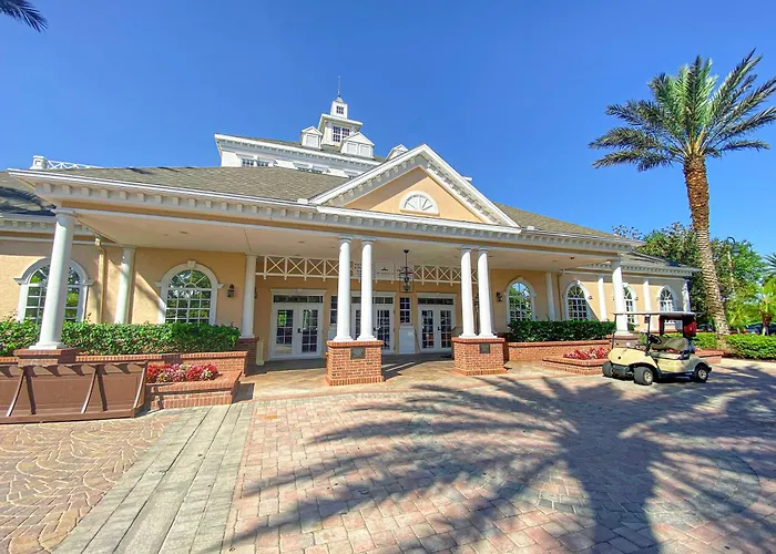 Dog friendly hotels Reunion & Golf Club