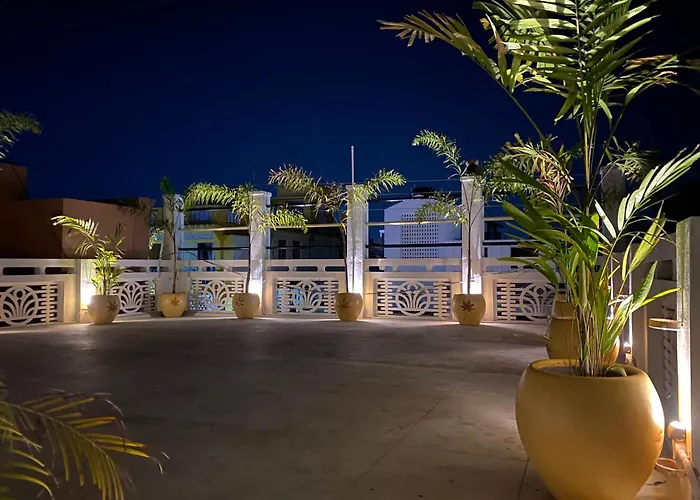 Pet Friendly hotel: La Villa French Heritage - Tie