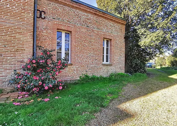 Le Relais de Fleyres - Gîte Authentique avec Jardin, Parking et Wifi