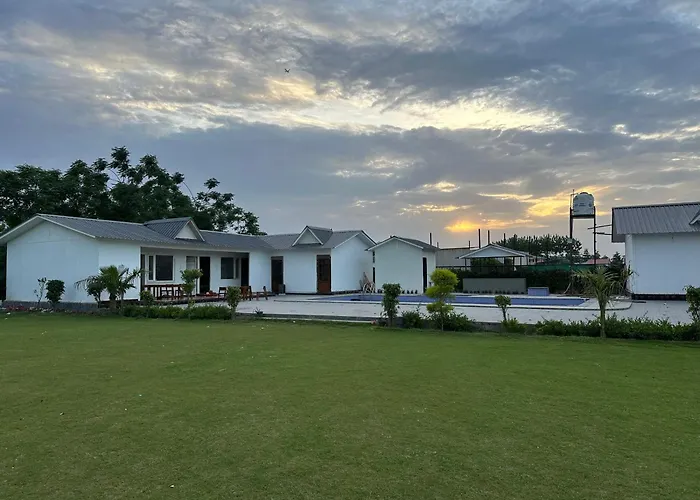 Chaudhary Farmhouse