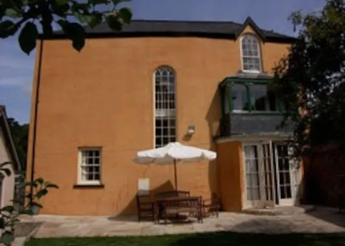 Dog friendly hotels Huge Tenby Pet Friendly House Sleeps 14