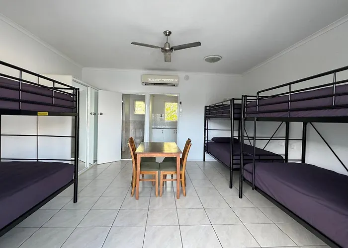 Hostel: Accom Kc'S