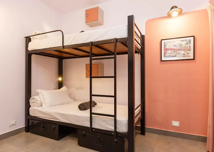 Locul Uptown - Near Bangalore Palace Grounds