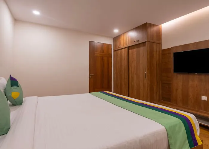 Hotel: Treebo Sy Inn, Gachibowli Dlf