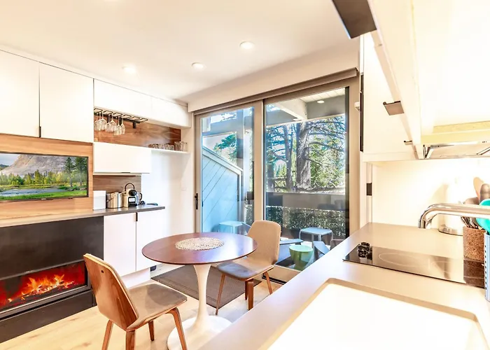 Modern -Style Studio - Timber Creek Lodge #210 Room