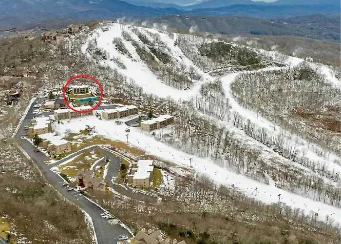 Hotel with Tennis: The Sugar Suite - Renovated With A View! Ski In-Out! Heated Pool, Hot Tub, Sauna, Gym, Ac, Ev, Adjustable Bed