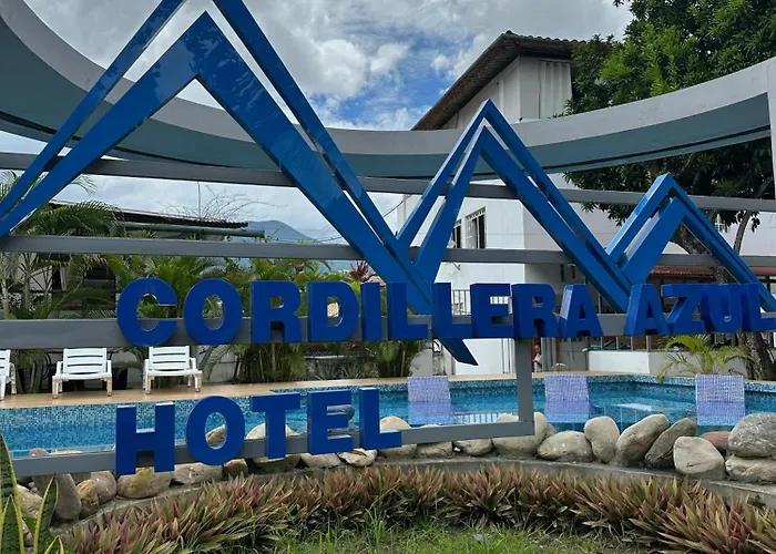 Hotel con piscina: Hostal Cordillera Azul