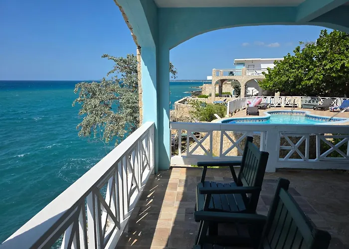 Central hotel: Home Sweet Home Resort