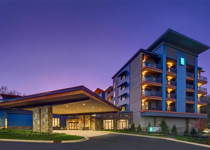 4 star hotel: Embassy Suites By Hilton Gatlinburg Resort