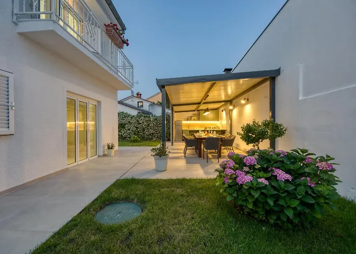 A Touch Of Luxury And Comfort - Villa Irena