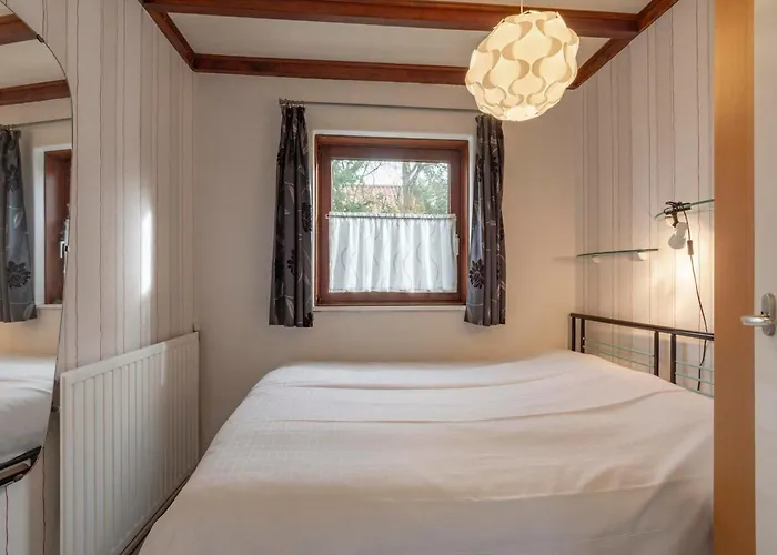 Huisdiervriendelijk hotel: Orchis4 Bungalow Near Dunes In Julianadorp