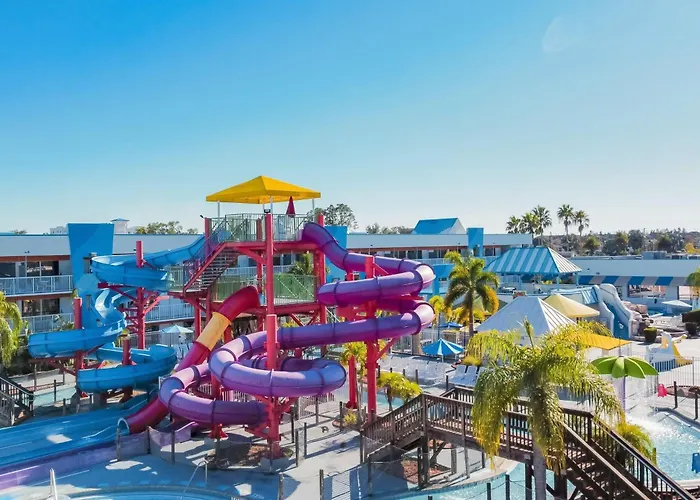 Motel: Ramada By Wyndham Flamingo Water Park