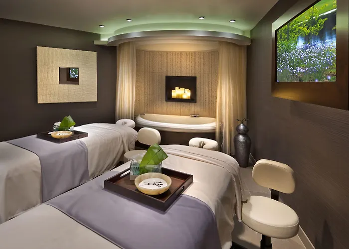 Hotel with Tennis: Atlantis Casino Resort Spa