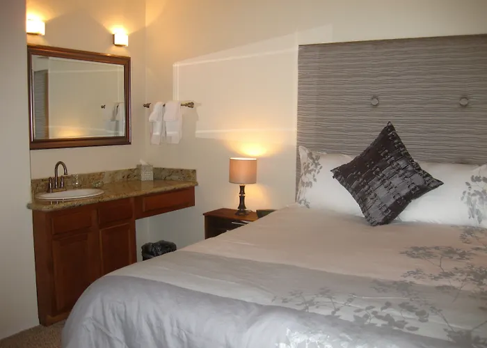 B&B only: El Cuervo Abq Guest Rooms