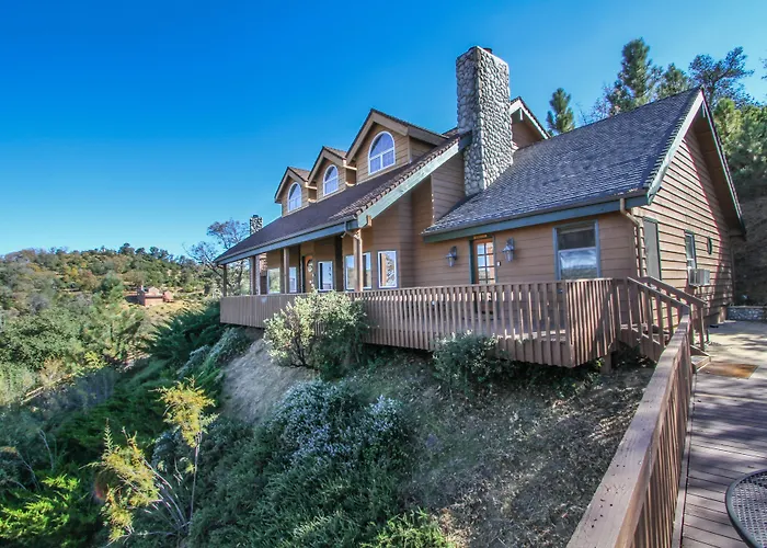 Tucker Peak Lodge