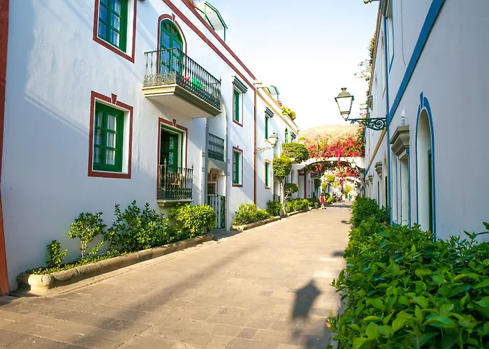 Ferienvermietung: Apartamentos Livvo Puerto De Mogan