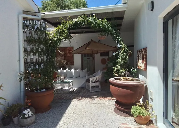 Acacia Home