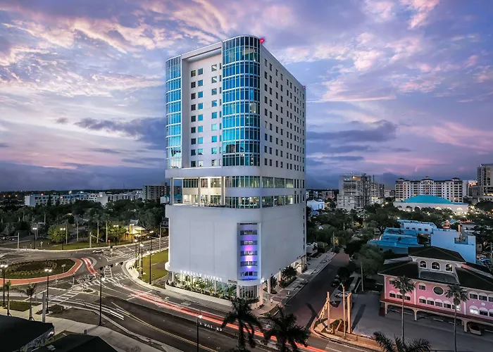 Best Selfcatering Embassy Suites By Hilton Sarasota
