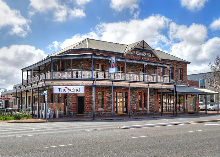 3 star hotels Mile End