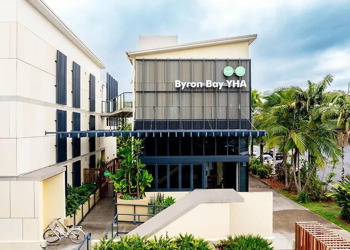 Hotel near College: Yha Byron Bay