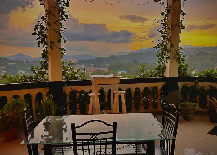 Cheap hotel: Mount Palace