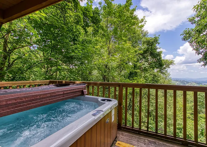 Serenity Heights, Amazing Views, Hot Tub Pool Access, 560 Free Tickets Each Paid Day