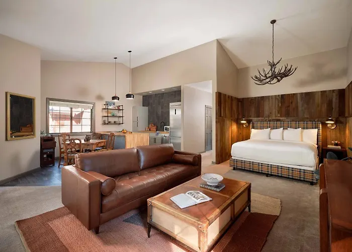 Family Hotel: Black Bear Lodge