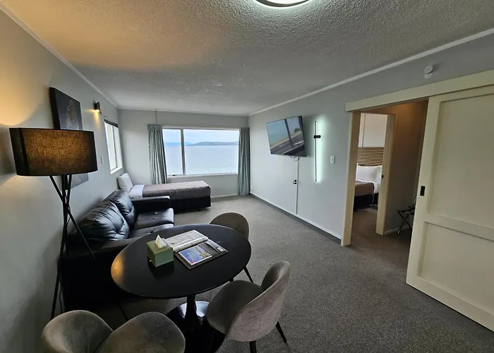Tui Oaks Motel