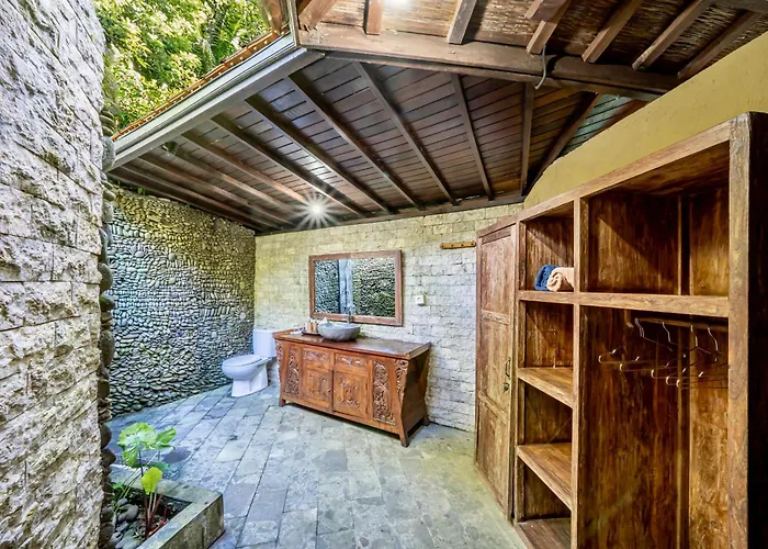 The Jungle Villa