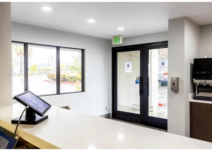 Dog friendly hotels Motel 6-Carlsbad, Ca - East Near Legoland