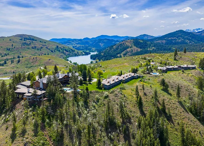 Sun Mountain Lodge