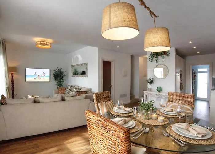 Serena Holiday Homes By Livvo