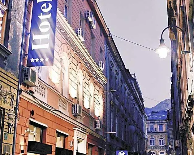 Hotel Story