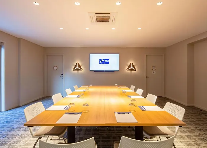 Holiday Inn Express & Suites Queenstown By Ihg