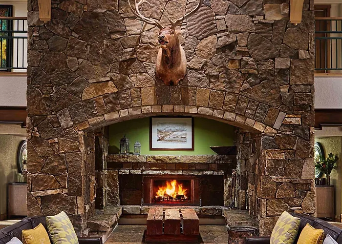 Fairmont Heritage Place, Franz Klammer Lodge