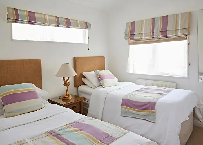 Beach Hotels Bovisand Lodge Holiday Park, Beachside Location & Indoor Heated Pool