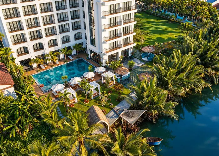 Hotels with pool Shining Riverside Hoi An Boutique & Spa