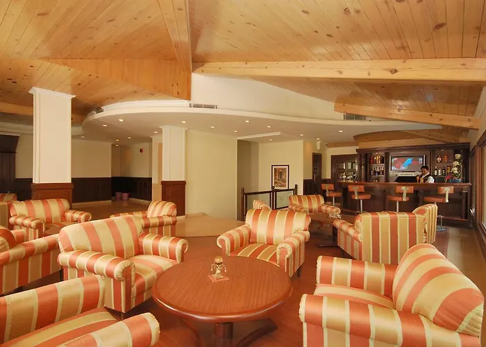 Central hotel: Hotel Madhuban Highlands
