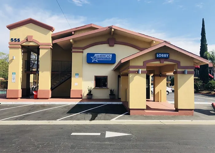 Hotels with pool Americas Best Value Inn & Suites Escondido