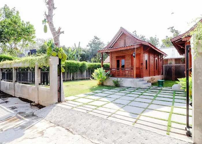 Omah Teras Bata Guesthouse
