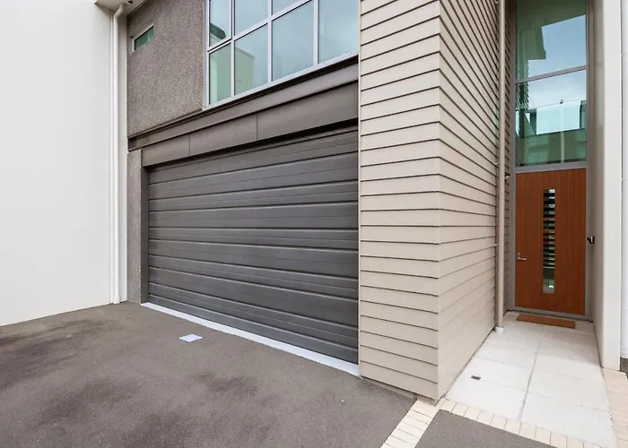 Riverside Villa - Taupo Holiday Home
